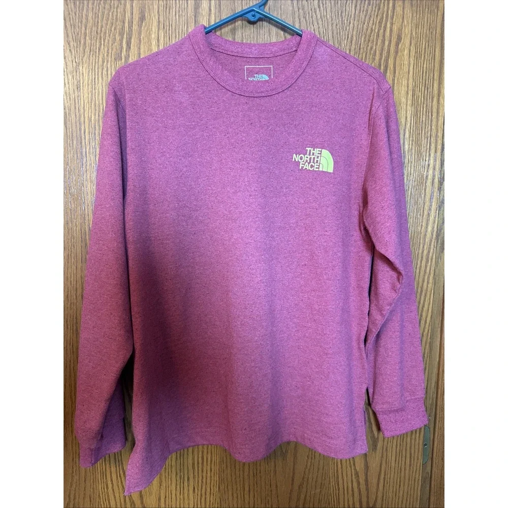 The North Face‎ Women's Never Stop Exploring Long Sleeve T-Shirt Red Small
